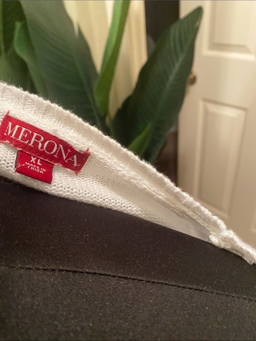 Merona White Scoop Neck Lightweight Sweater - Picture 4 of 4